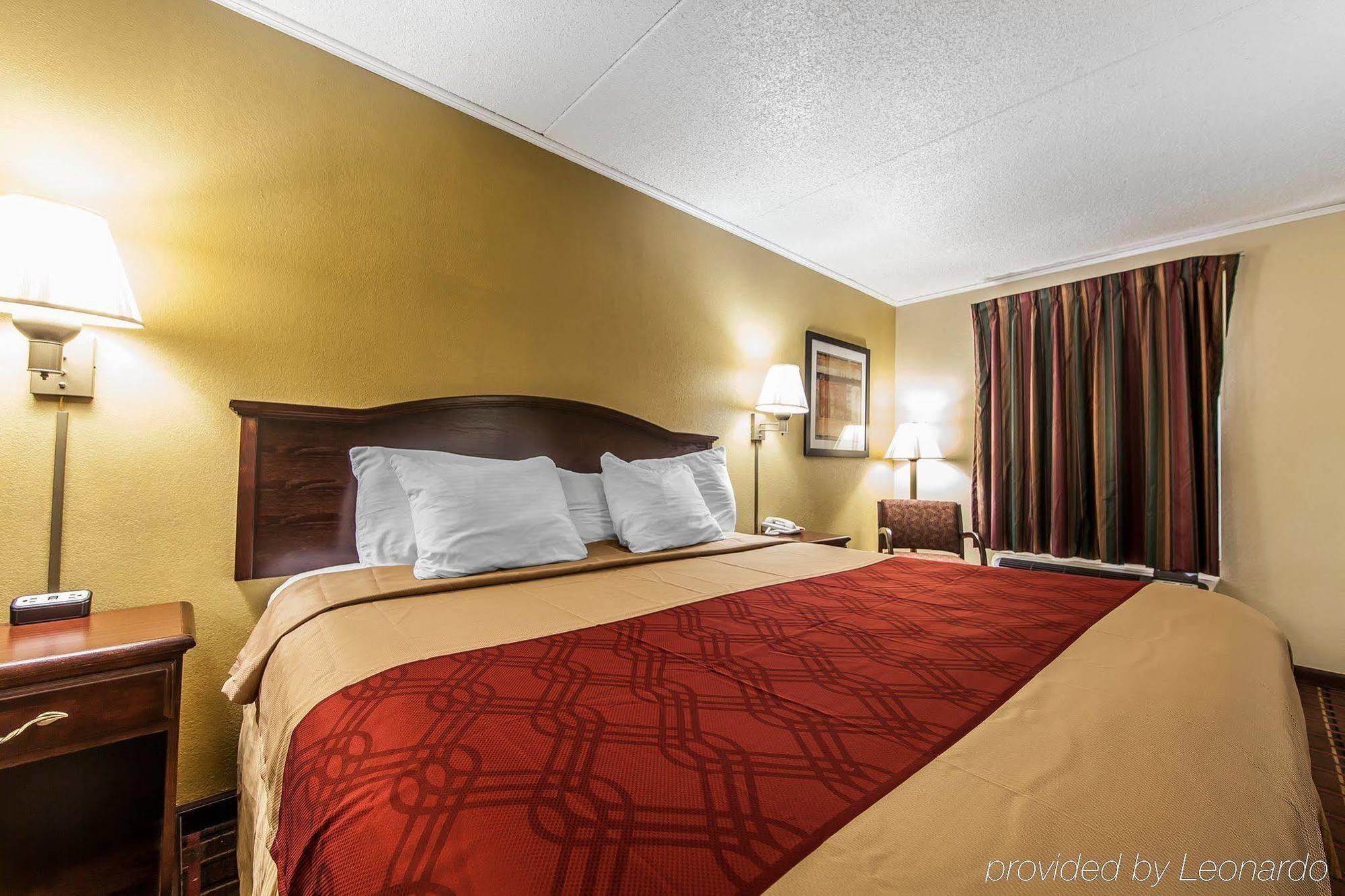Econo Lodge Леноар Сити Екстериор снимка