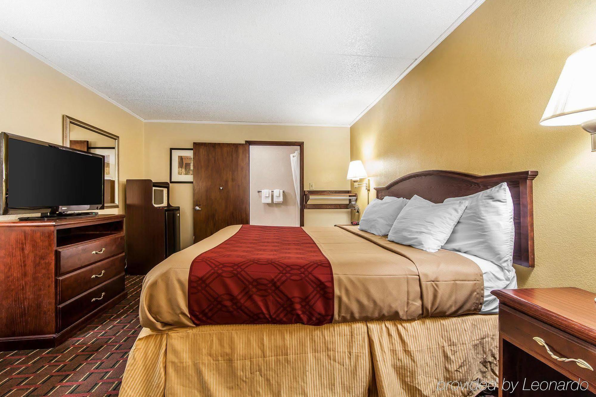 Econo Lodge Леноар Сити Екстериор снимка