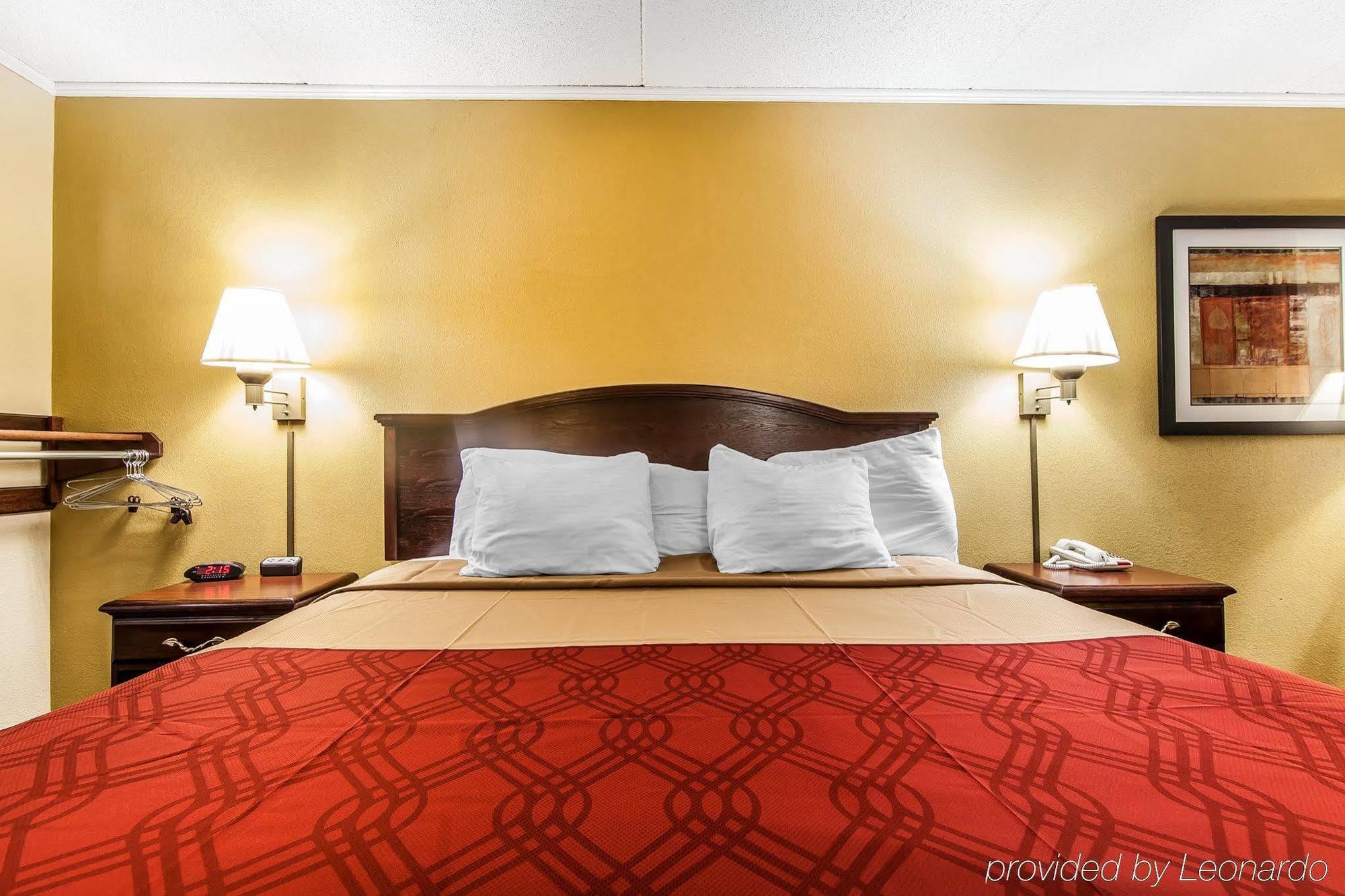 Econo Lodge Леноар Сити Екстериор снимка