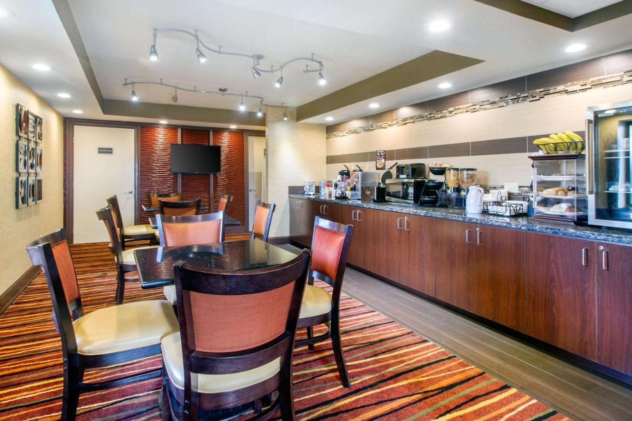 Econo Lodge Леноар Сити Екстериор снимка