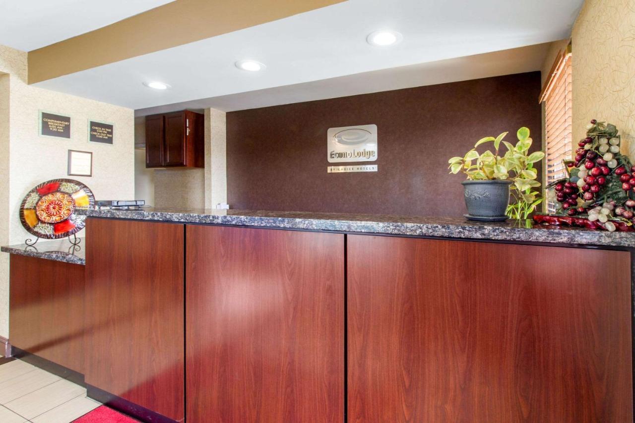 Econo Lodge Леноар Сити Екстериор снимка