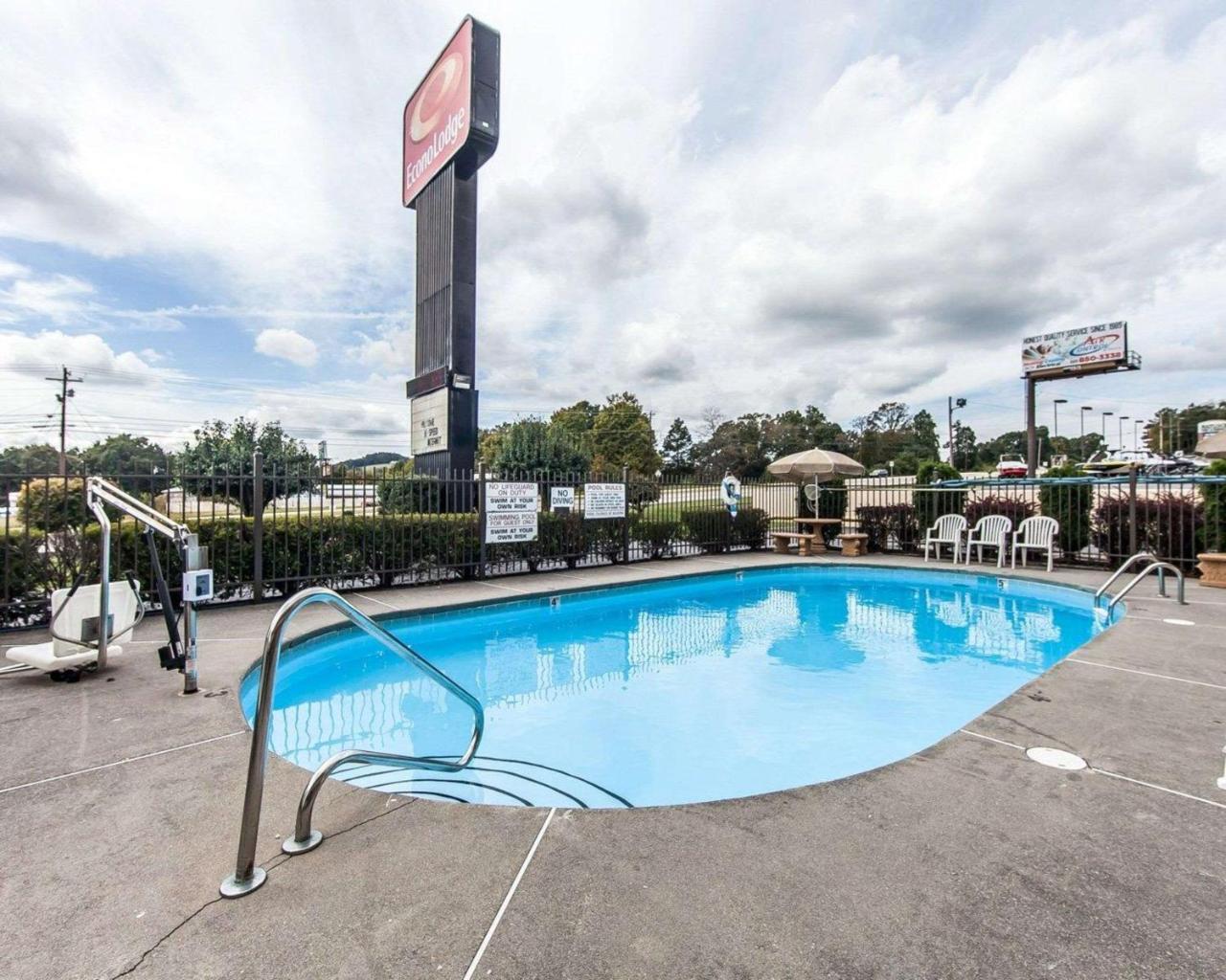 Econo Lodge Леноар Сити Екстериор снимка
