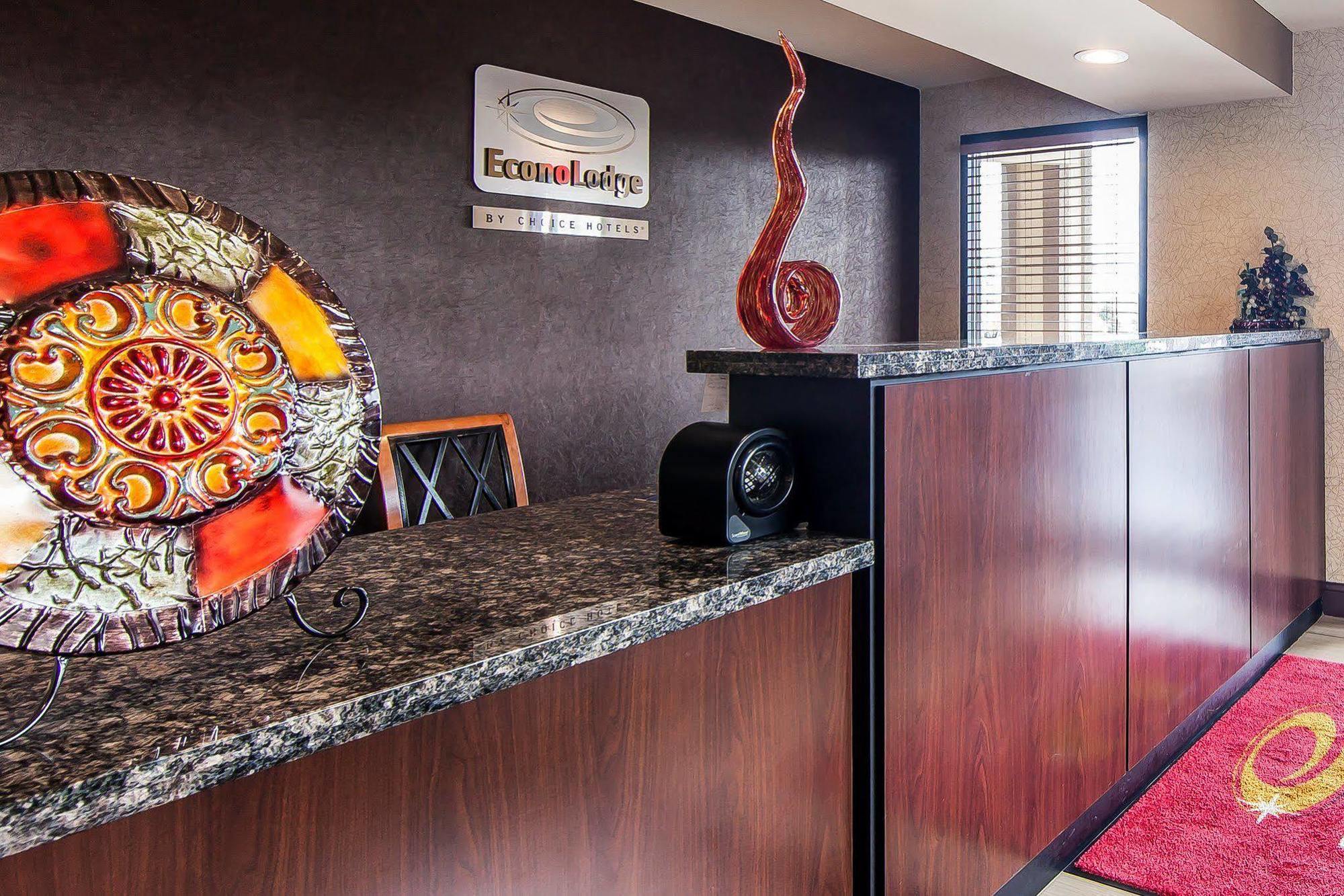 Econo Lodge Леноар Сити Екстериор снимка