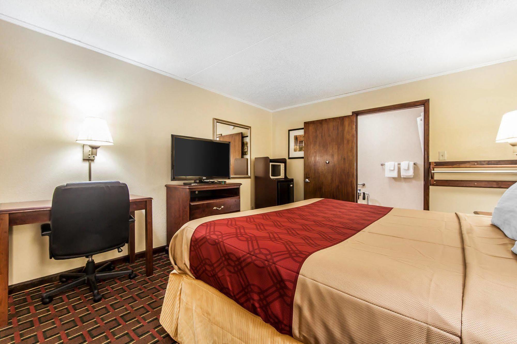 Econo Lodge Леноар Сити Екстериор снимка