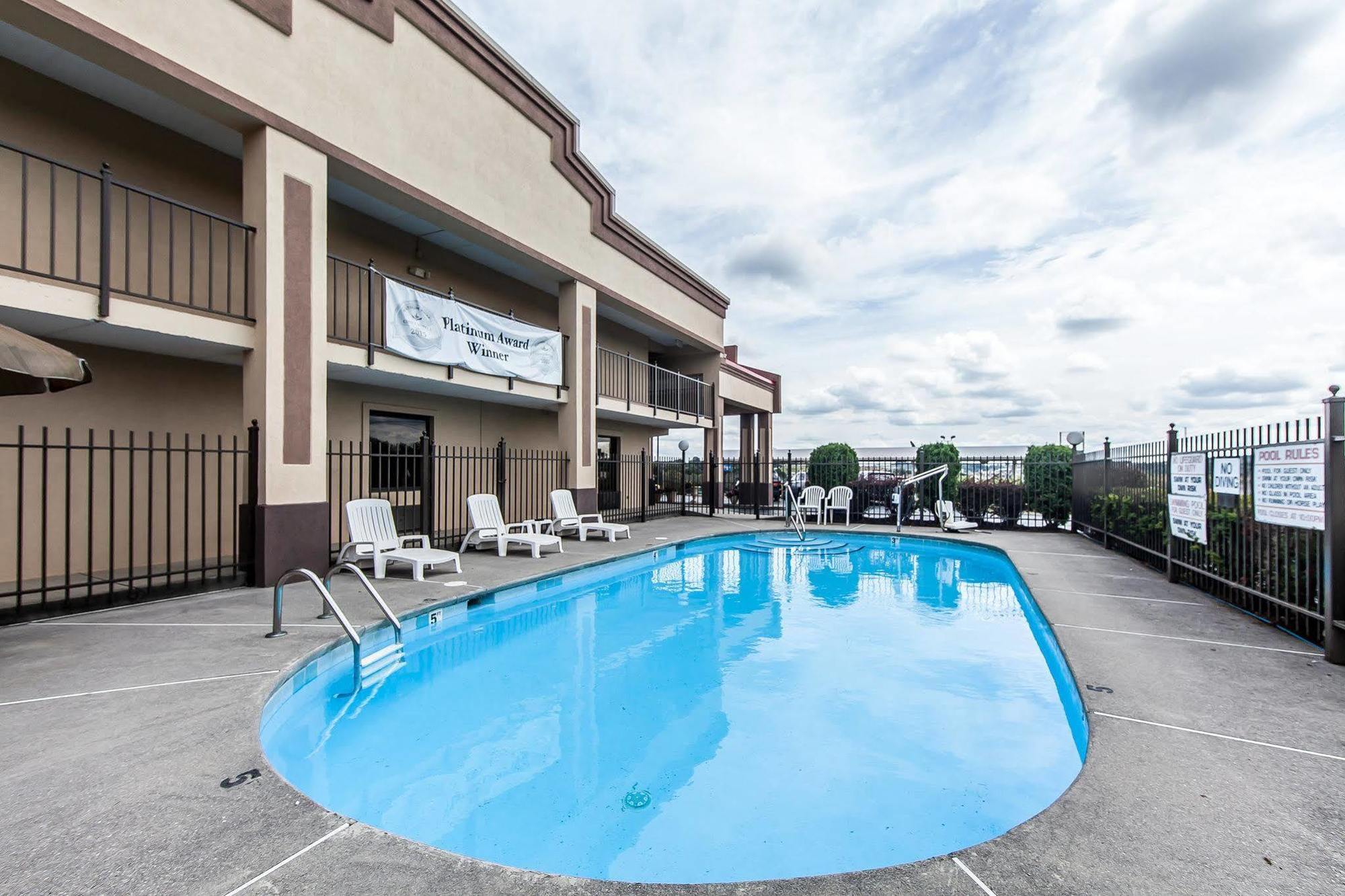 Econo Lodge Леноар Сити Екстериор снимка