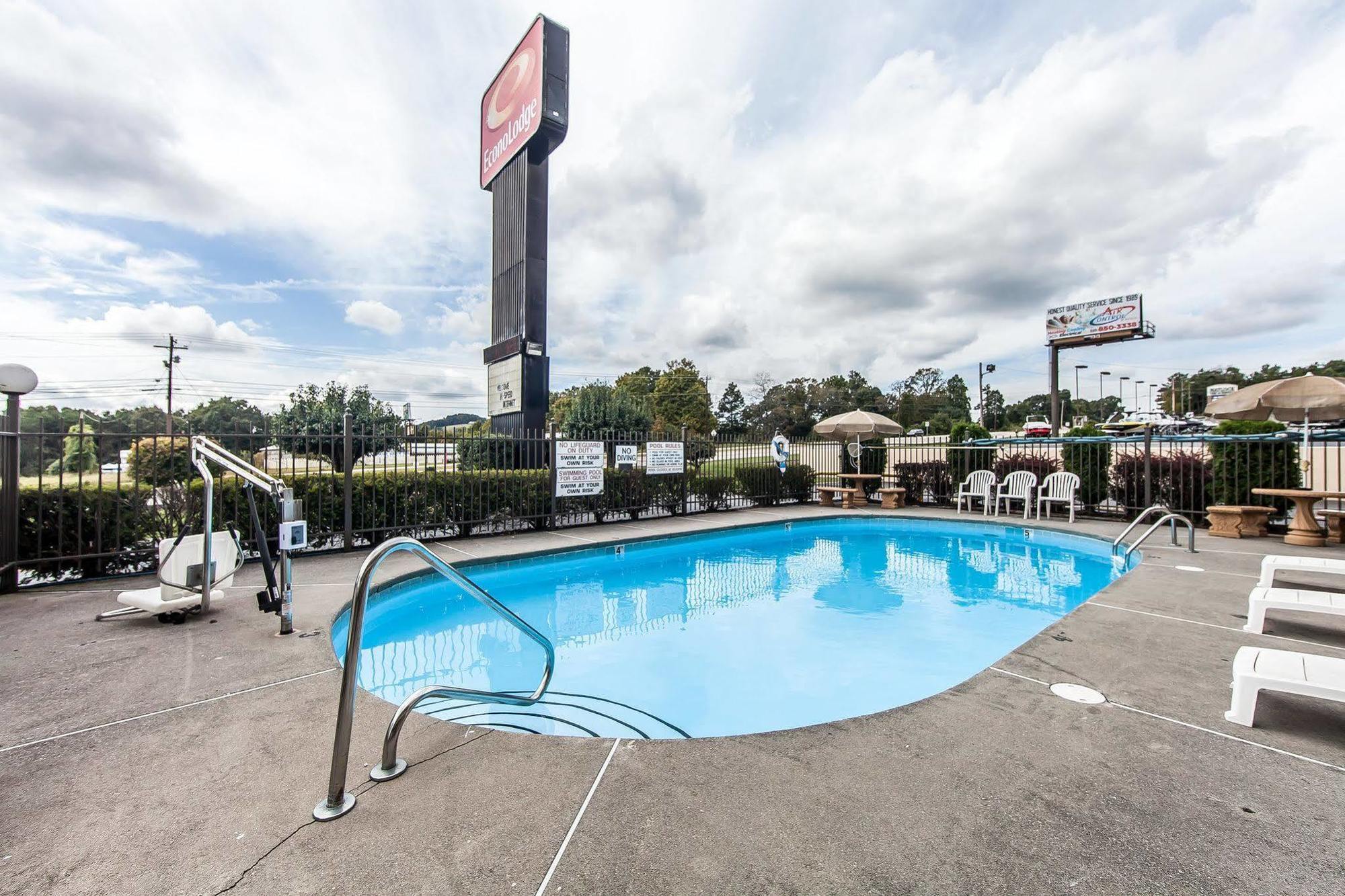 Econo Lodge Леноар Сити Екстериор снимка
