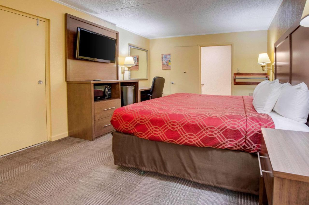 Econo Lodge Леноар Сити Екстериор снимка